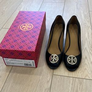 Tory Burch Wedge - new in box